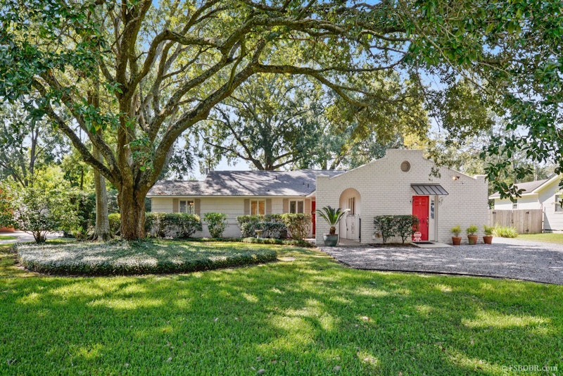 Updated home near Towne Center, MidCity and Our Lady of Mercy! 418